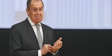Лавров удивил журналиста силой на саммите БРИКС в Нью-Дели