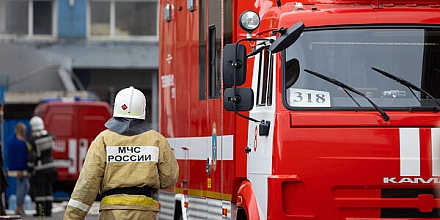 В Махачкале после атаки БПЛА загорелась крыша жилого дома