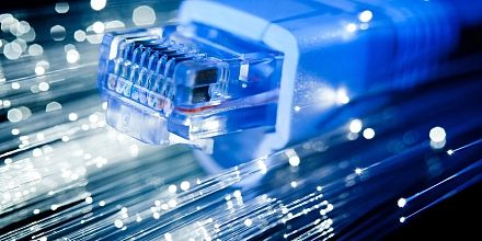 Минцифры предложило обеспечить скорость интернета не менее 1 Гбит/с в каждом многоквартирном доме